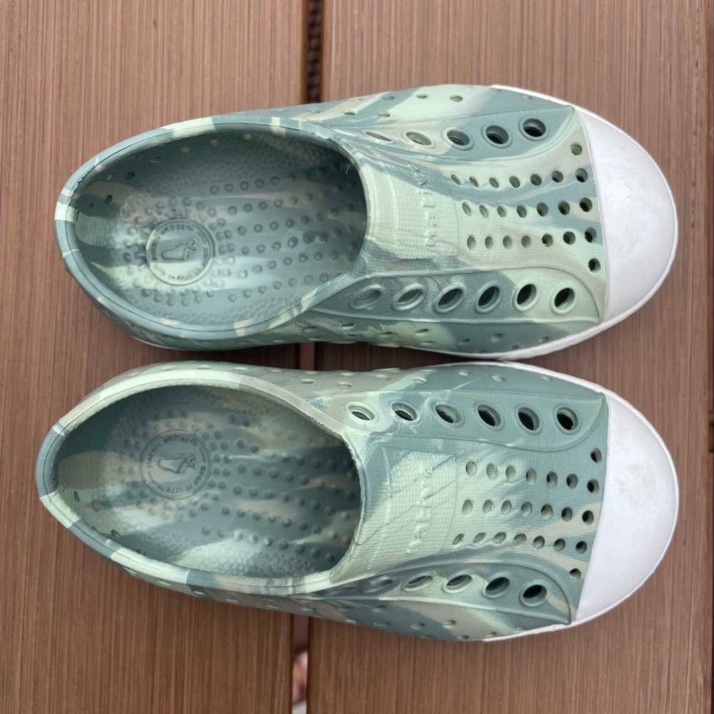 Native Jefferson Marbled Child Shoe Size 6C - Picture 3 of 6